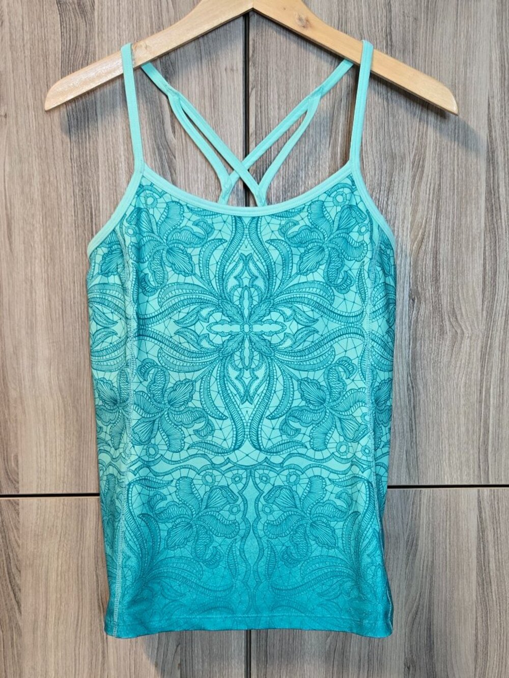 Athleta Harmonious Workout Top Womens Floral Kaleidoscope Spaghetti Strap Gym S